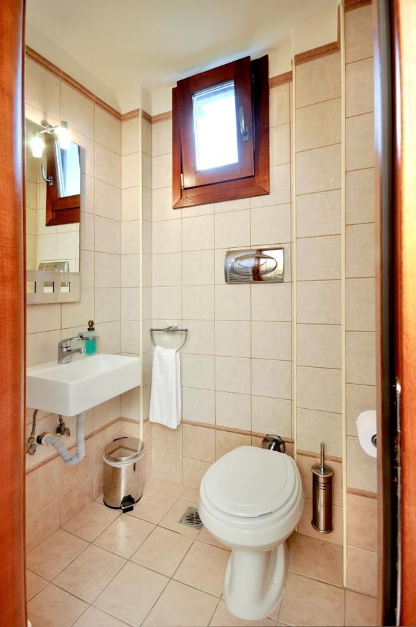 Sani Polyastron Hotel & Spa Bagian luar foto