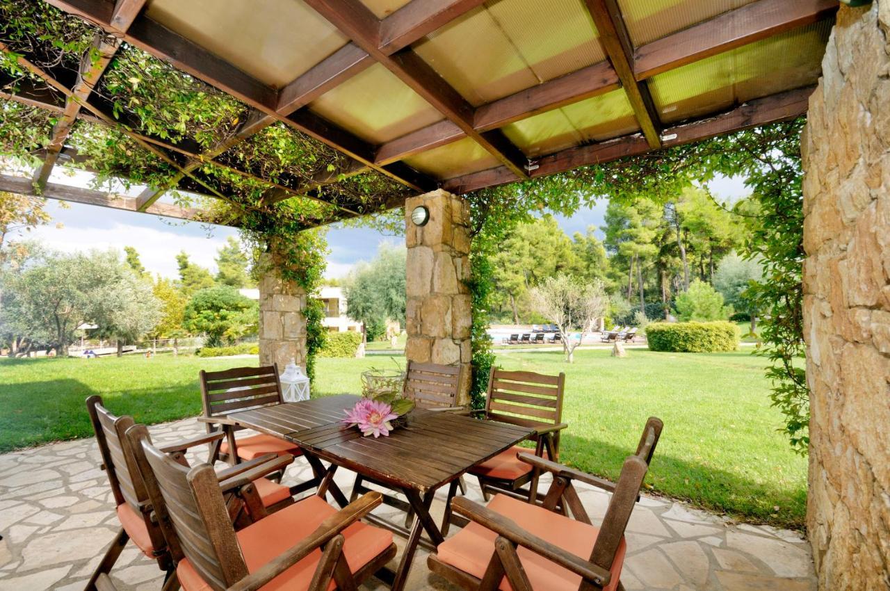 Sani Polyastron Hotel & Spa Bagian luar foto
