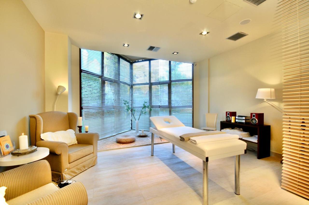Sani Polyastron Hotel & Spa Bagian luar foto