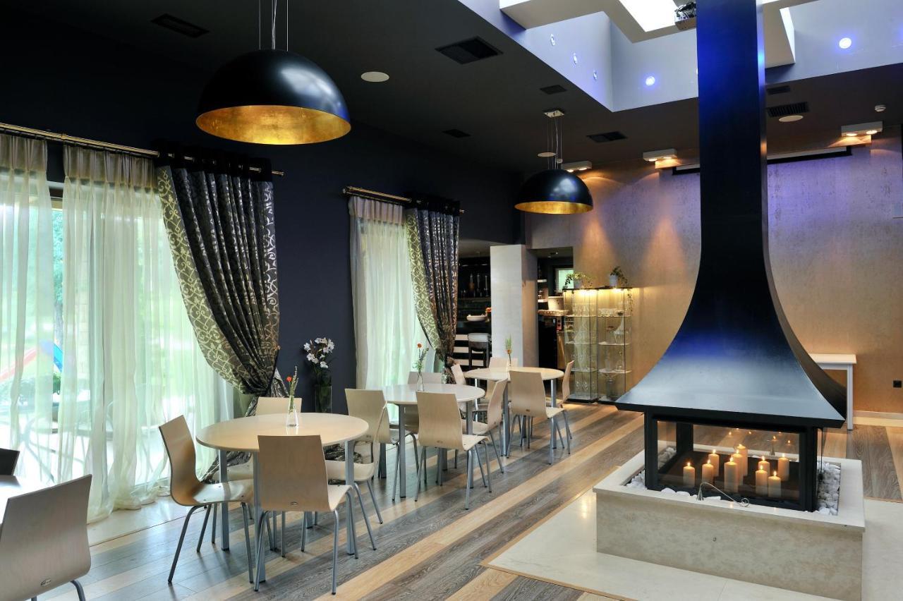 Sani Polyastron Hotel & Spa Bagian luar foto