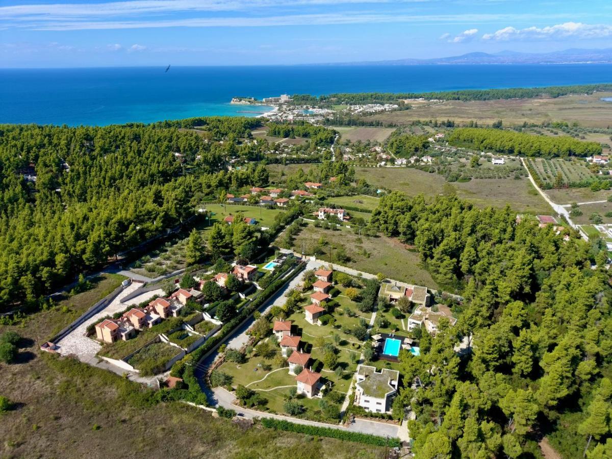 Sani Polyastron Hotel & Spa Bagian luar foto